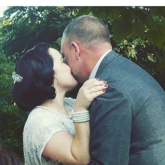 Meet your Posher, Amanda - Picture 1 of 1